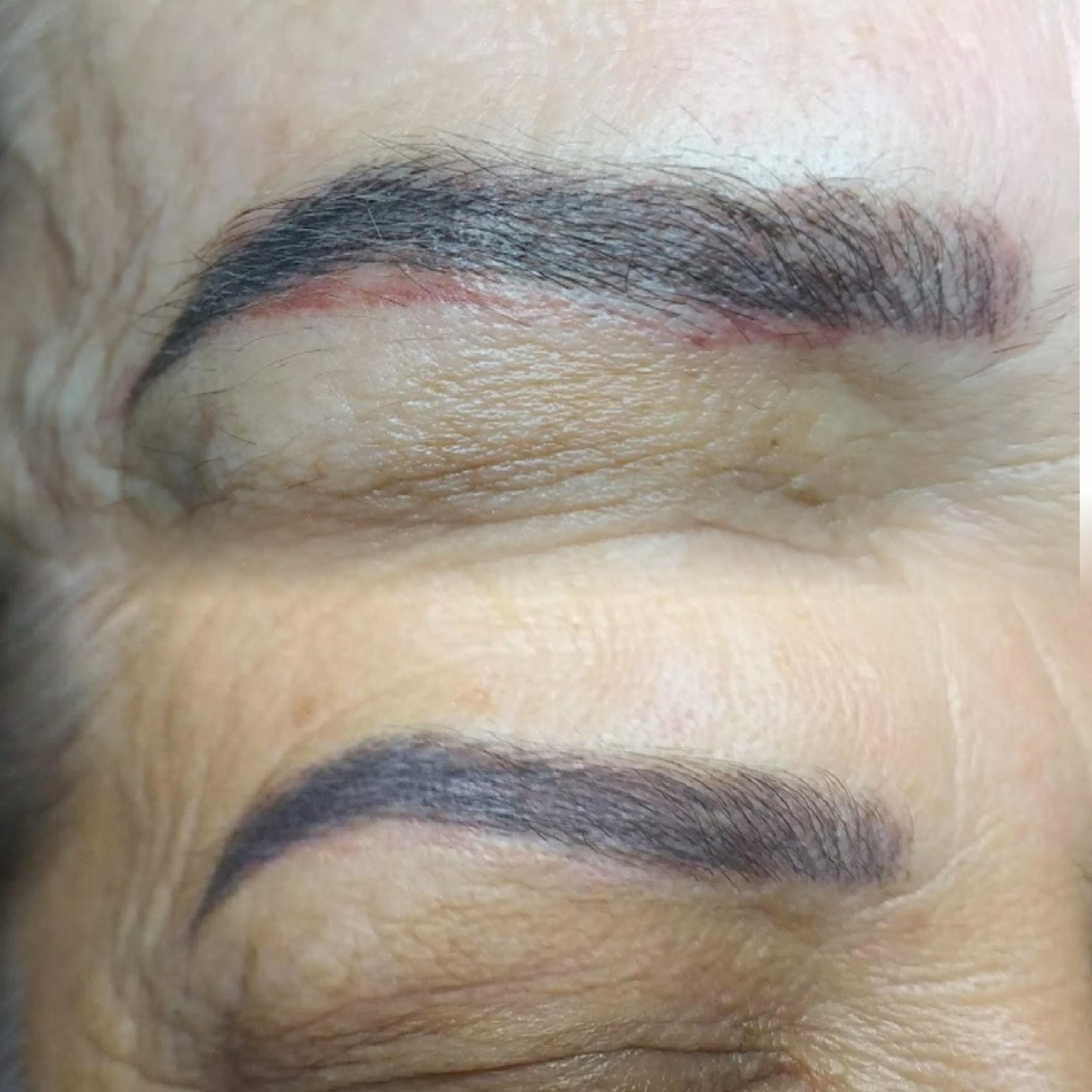 Camuflagem sobrancelha