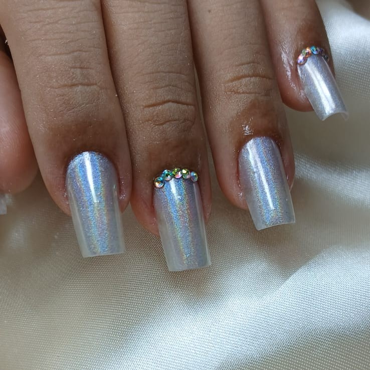 Alongamento em gel + cuticulagem+esmaltação