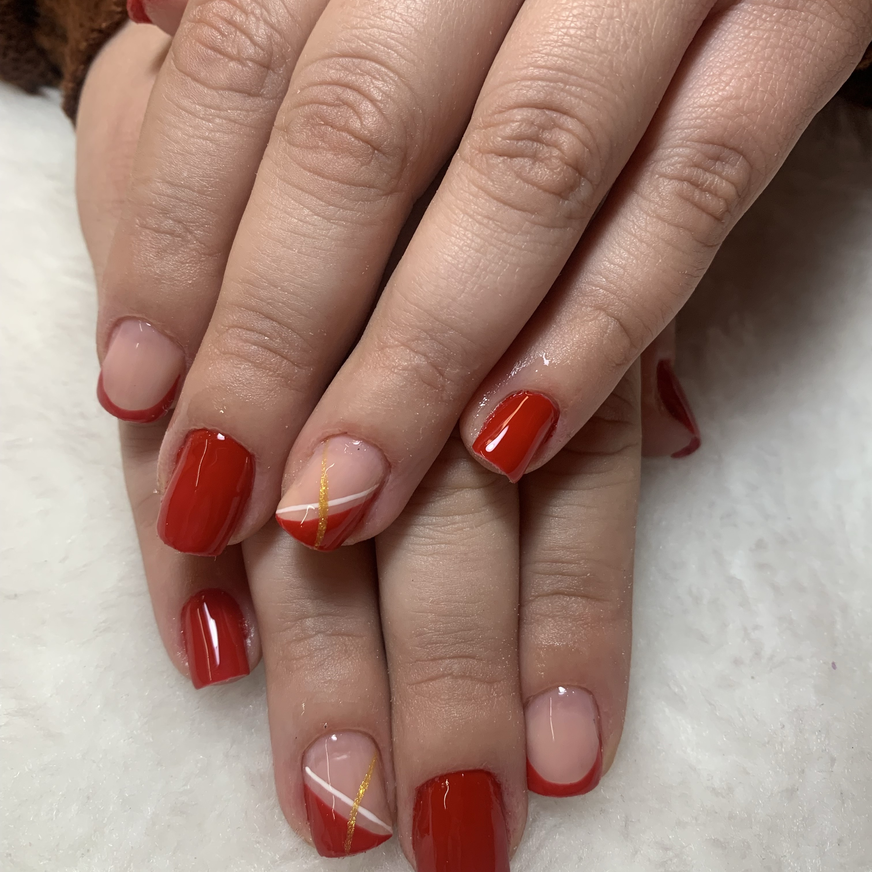 Esmaltação em gel na mão