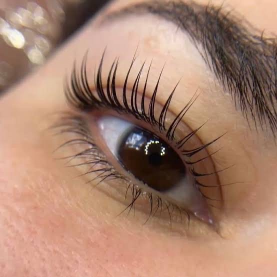 Lash lifting