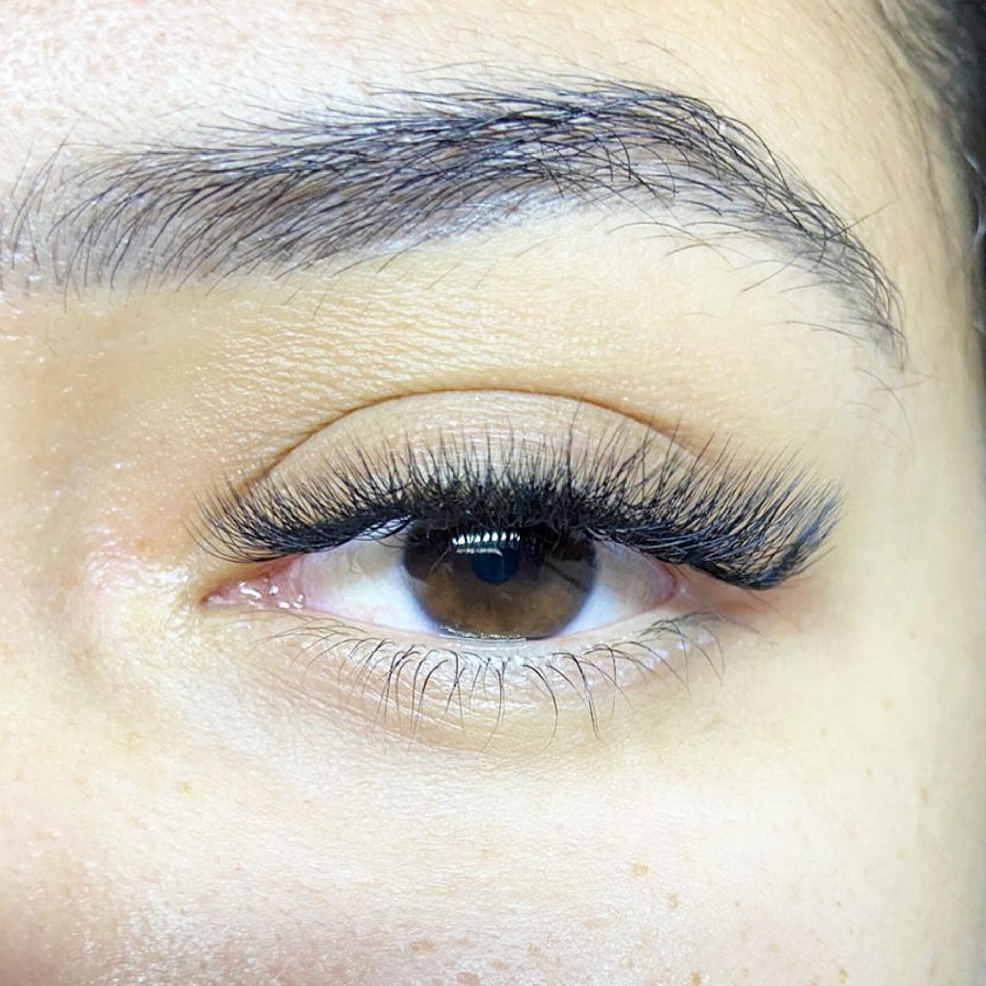 volume Fox eyes