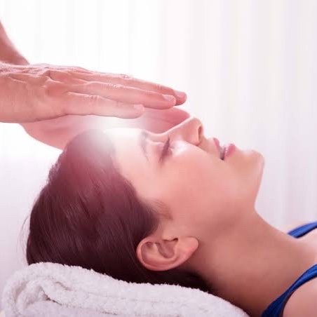 Reiki nível 1  Duração média 50 minutos