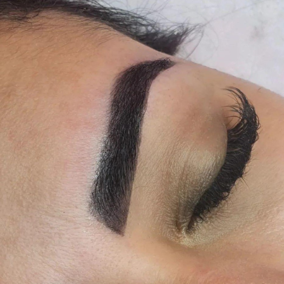 Design de sobrancelhas com henna Terça e Quarta