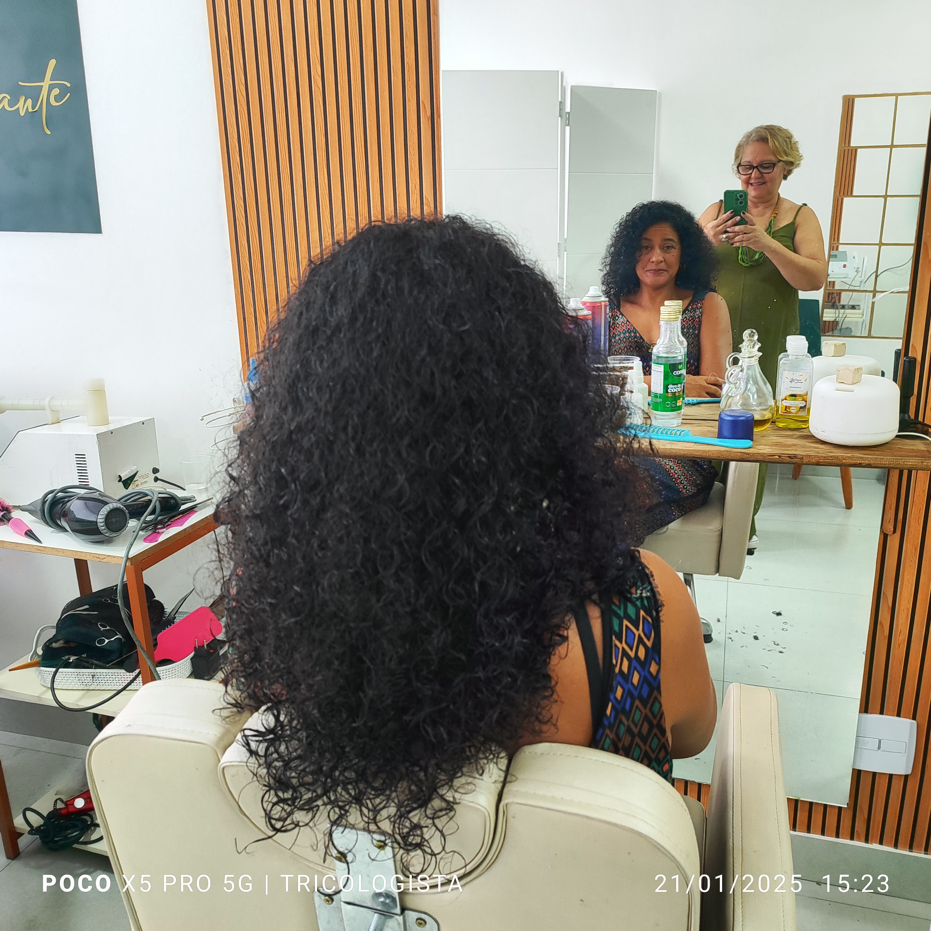 Corte com Escova e Terapia Capilar