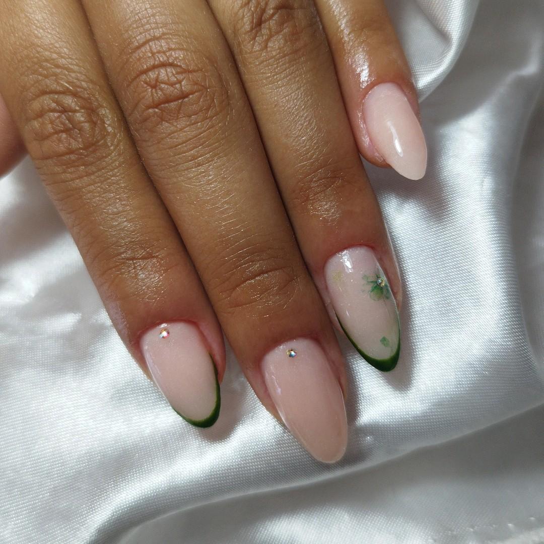 Banho de Gel com esmaltação em Gel