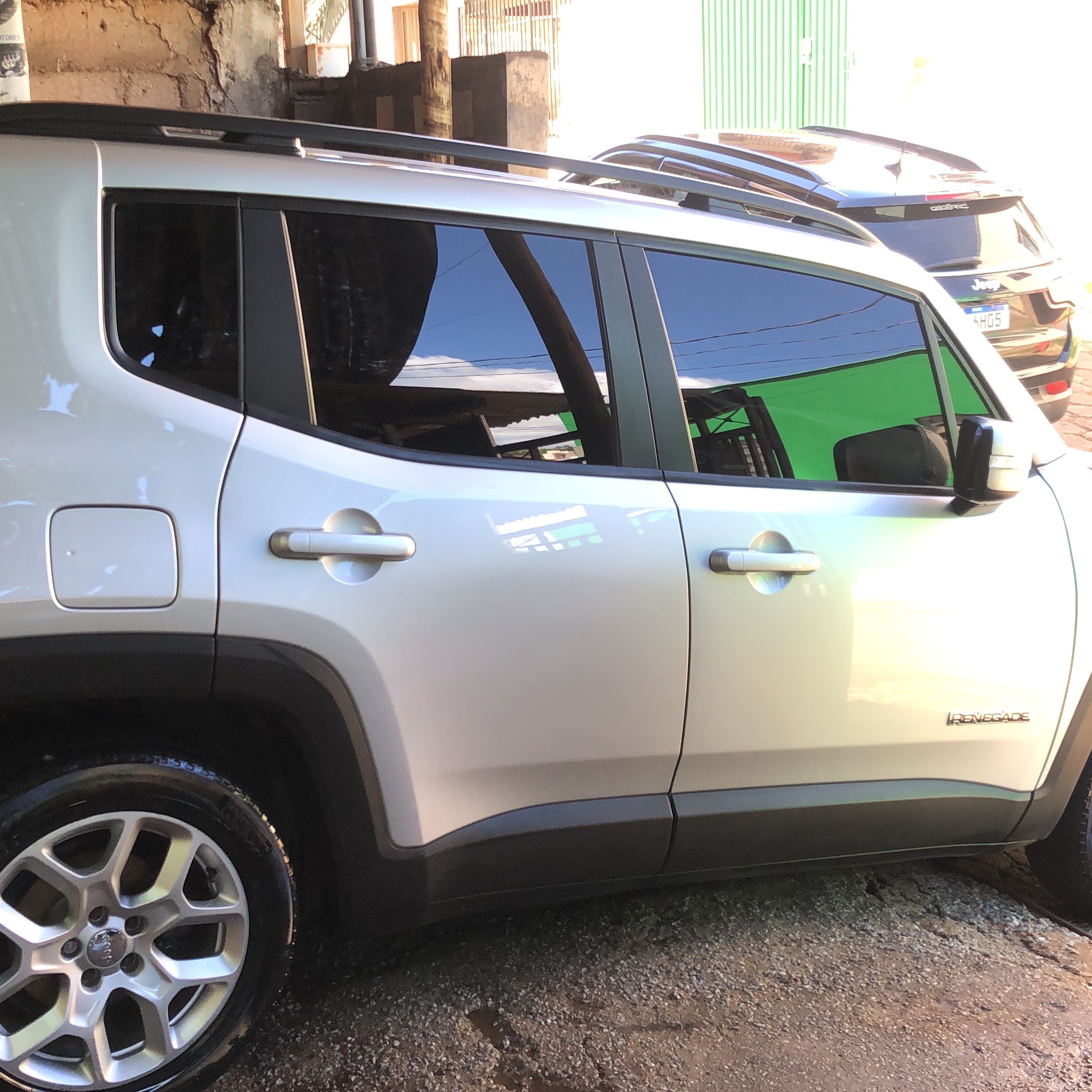 Limpeza detalhada veículos grande porte com cera e revitalização