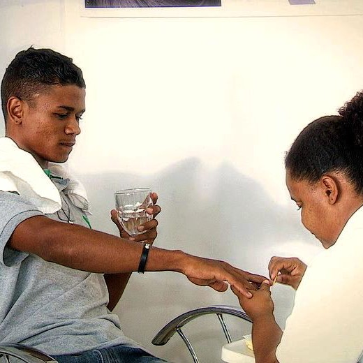 MANICURE FEMININA /MASCULINO