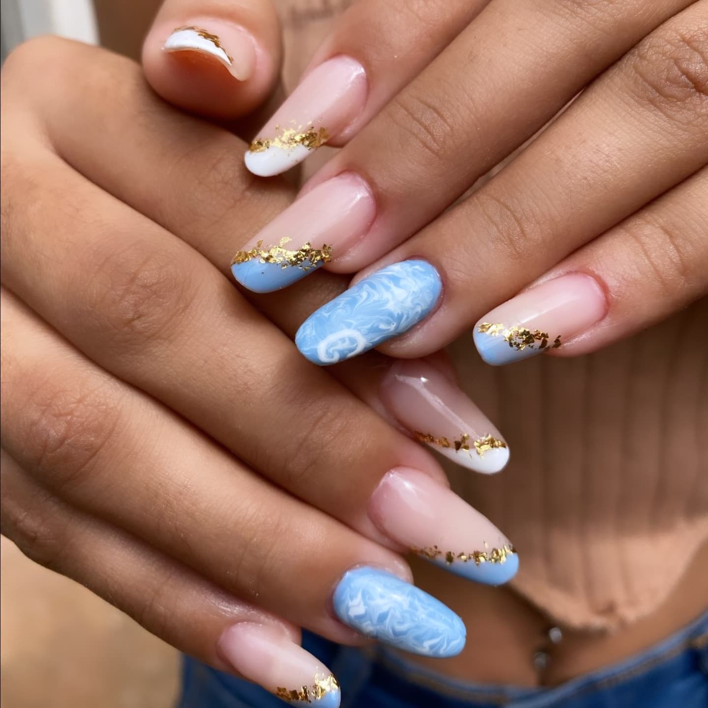 Alongamento com decoração e esmaltação em Gel