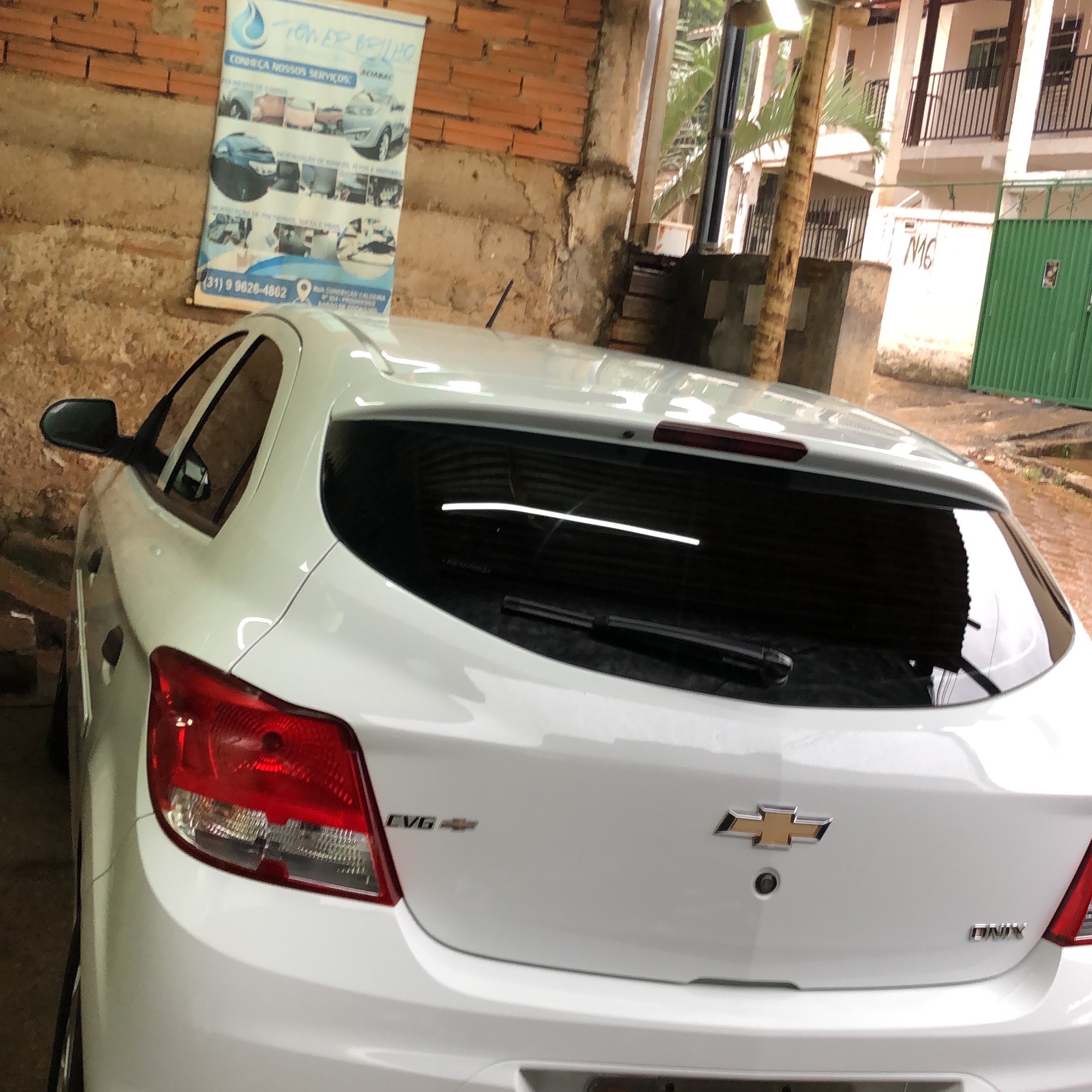 limpeza Limpeza interna externa fundo motor cera revitalização nas fibras pretinho escovação do carpete aspiração detalhamentos e acabamentos