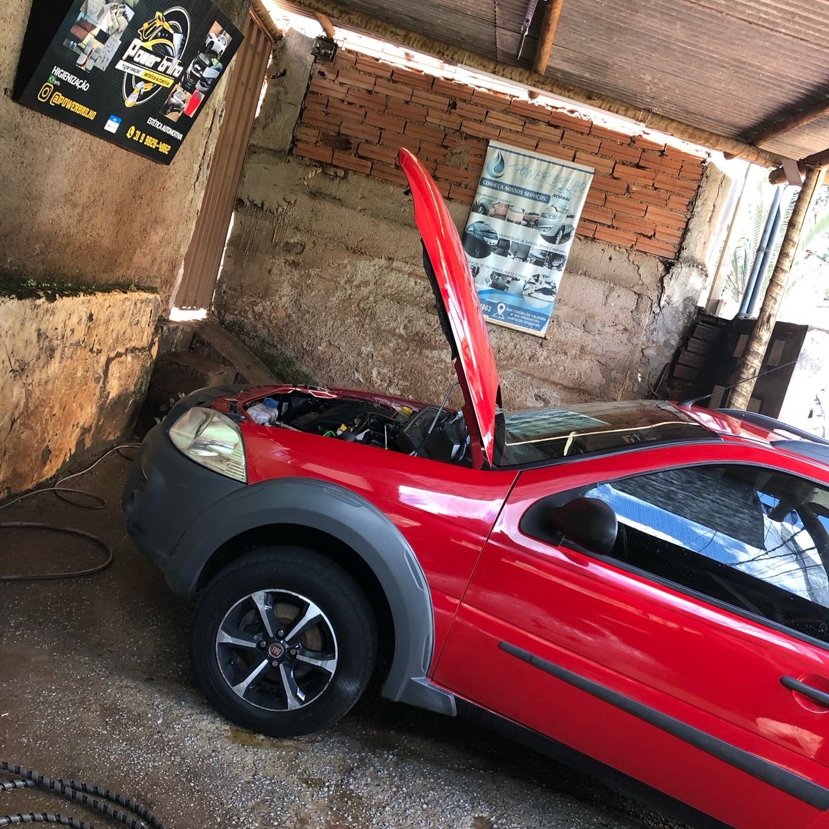 higienização e limpeza detalhada interna e externa em veículos Saveiro Strada e Montana