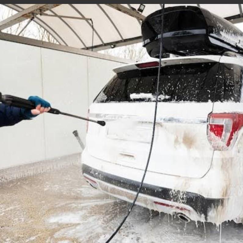 Lavagem Simples SUV( Remove sujeira superficial,poeira e resíduos leves.Ideal.para limpeza rápida