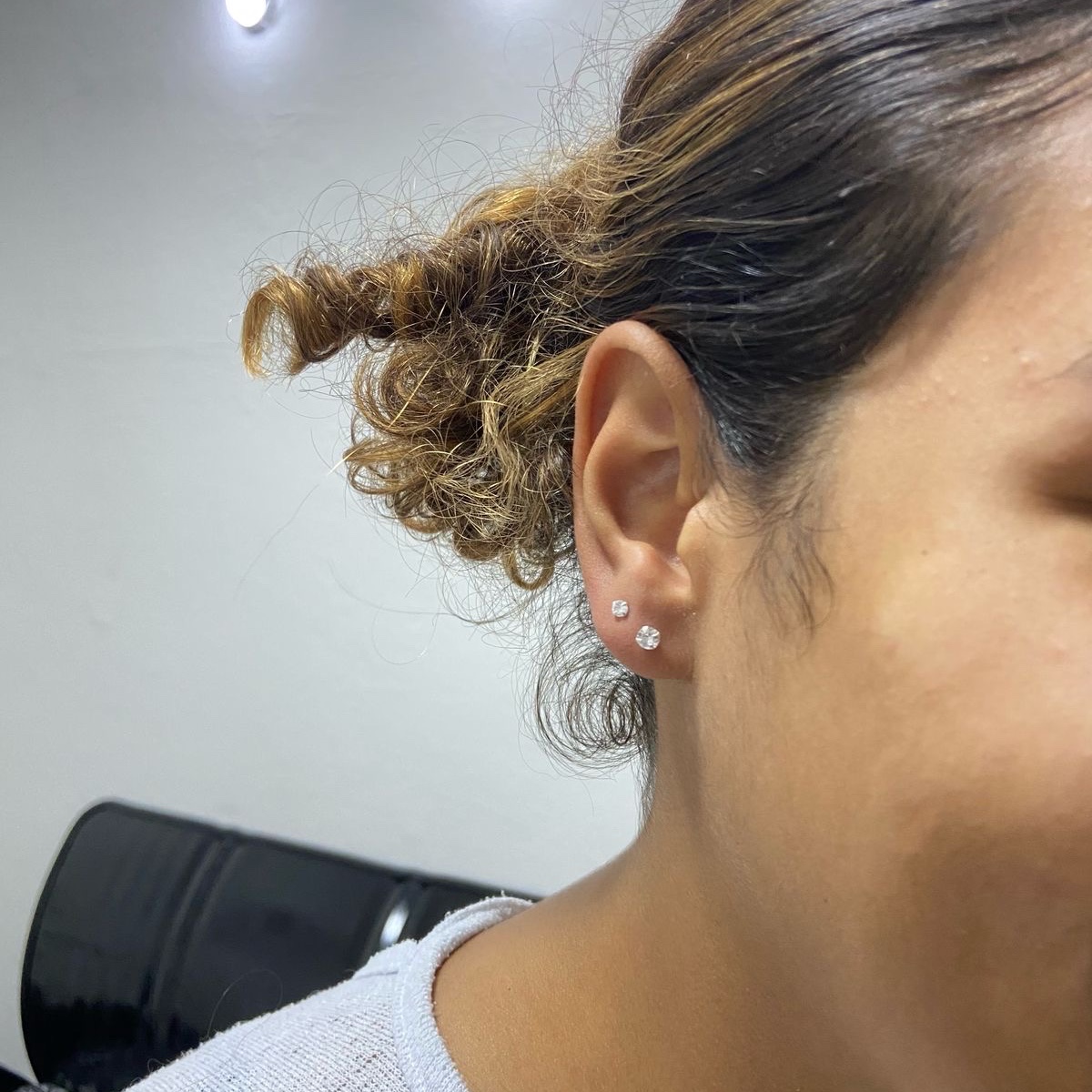 Perfuração simples - Lóbulo/ brinco (cada) orelha  orelha