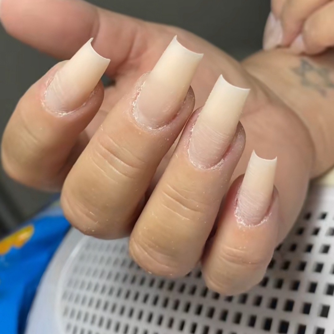 Alongamento de unhas