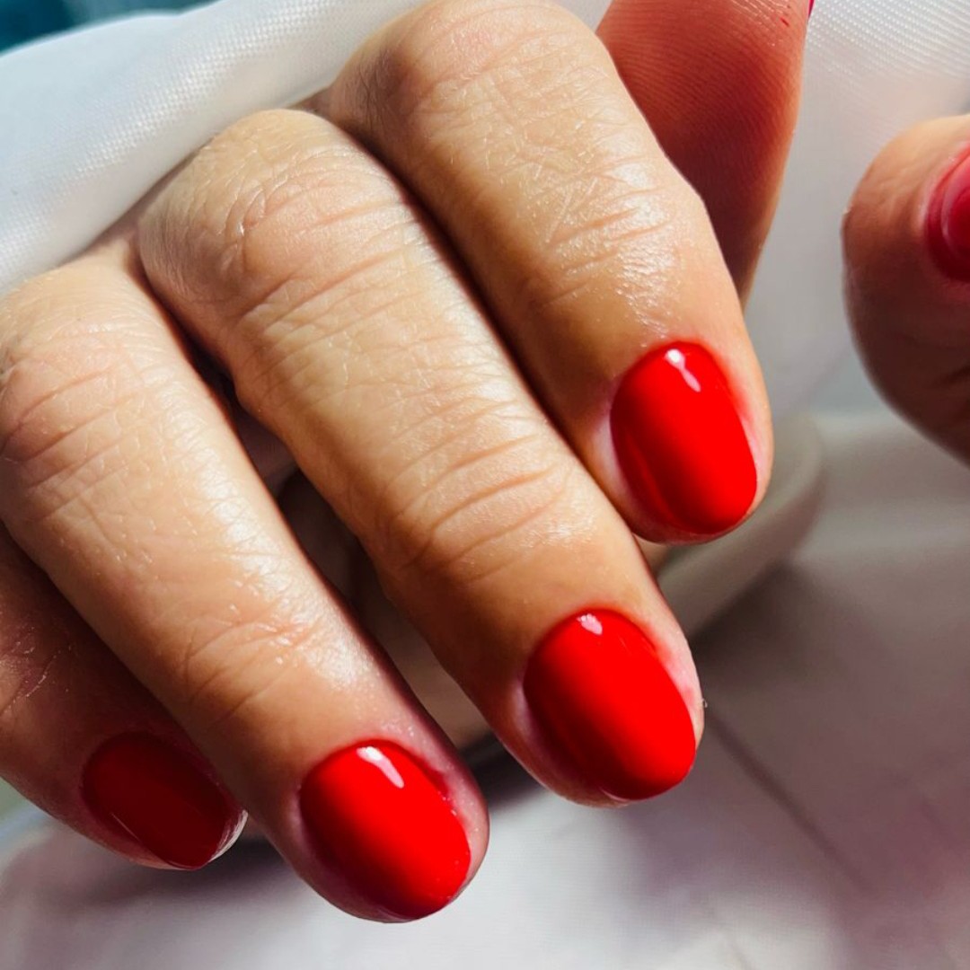 Blindagem + esmaltação em gel simples