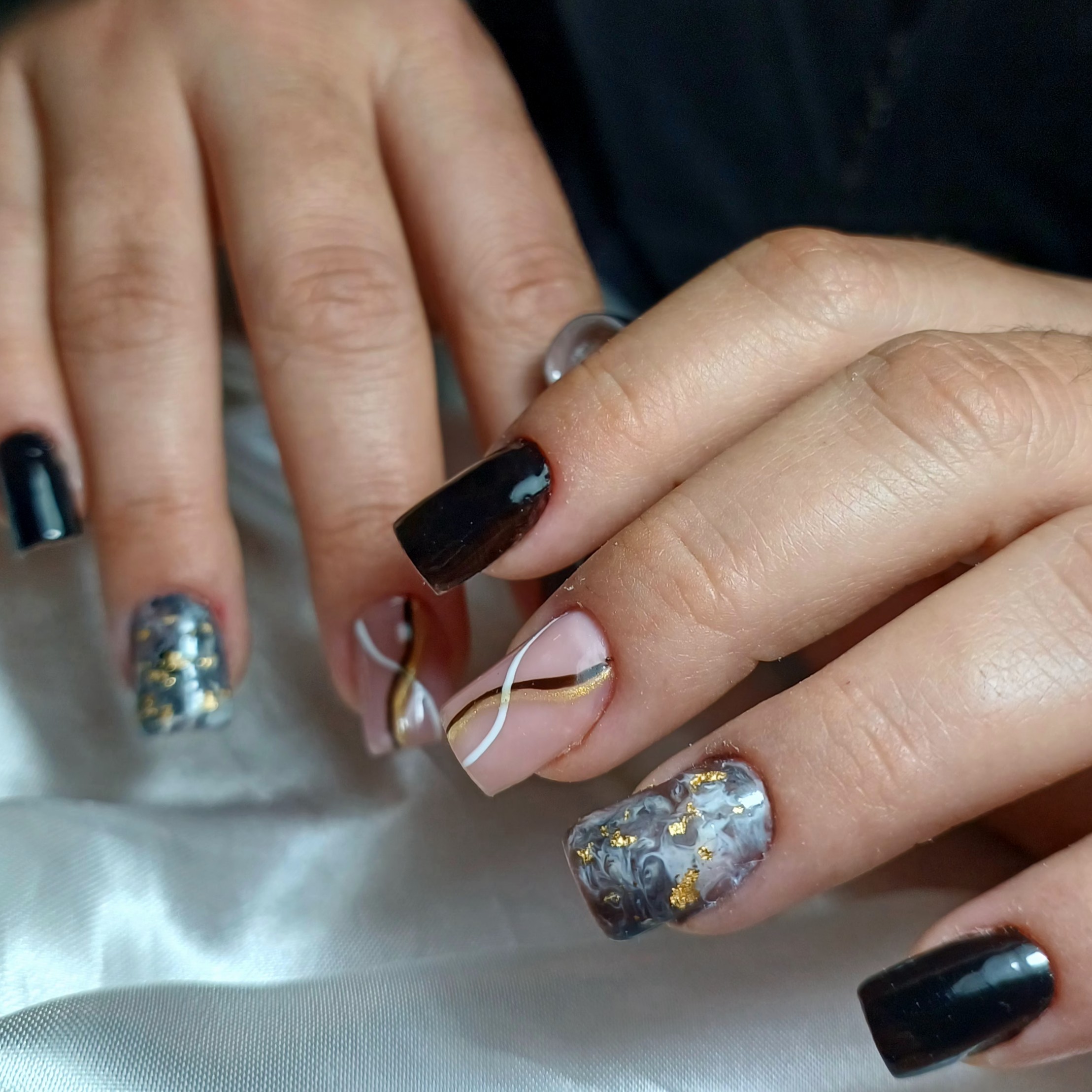 Alongamento gel na tips (manutenção)