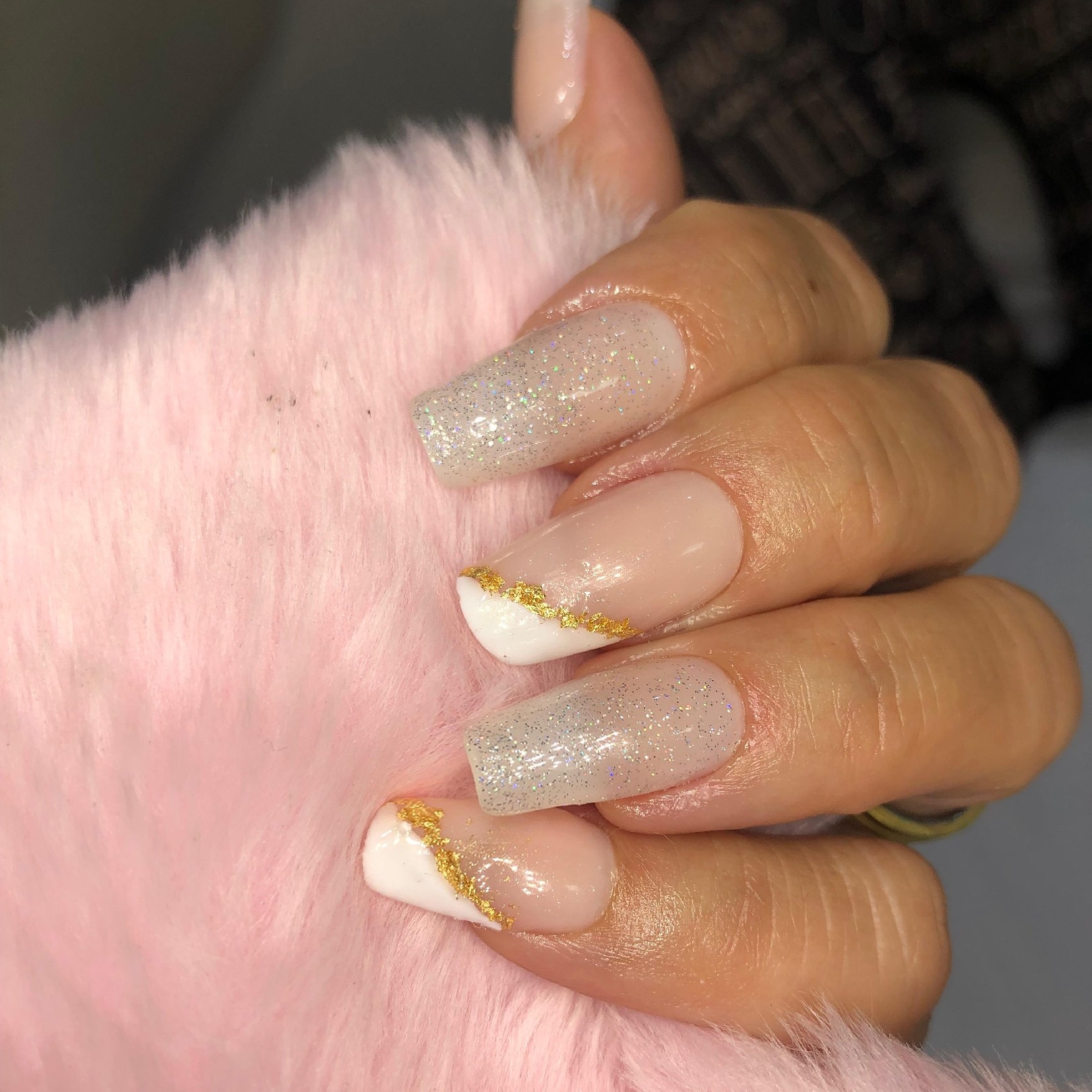 Postiça realista de luxo (com decoração)