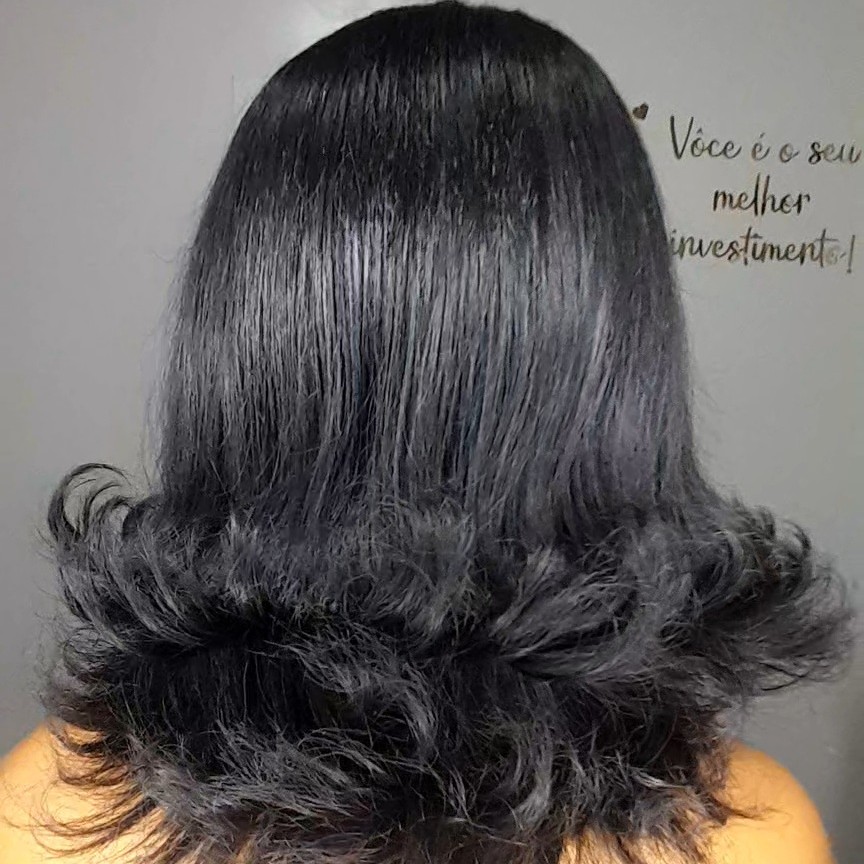 hidratação + Escova (Repõe a umidade dos fios, que é fundamental para manter a elasticidade e o brilho.)