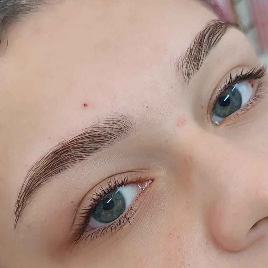 Designer de sobrancelhas - Sem renna