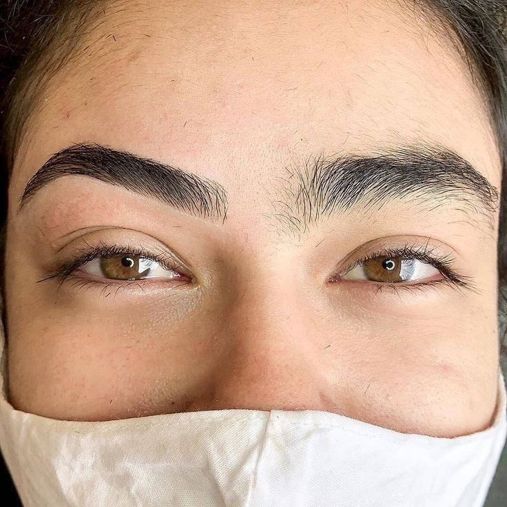 Design de sobrancelhas