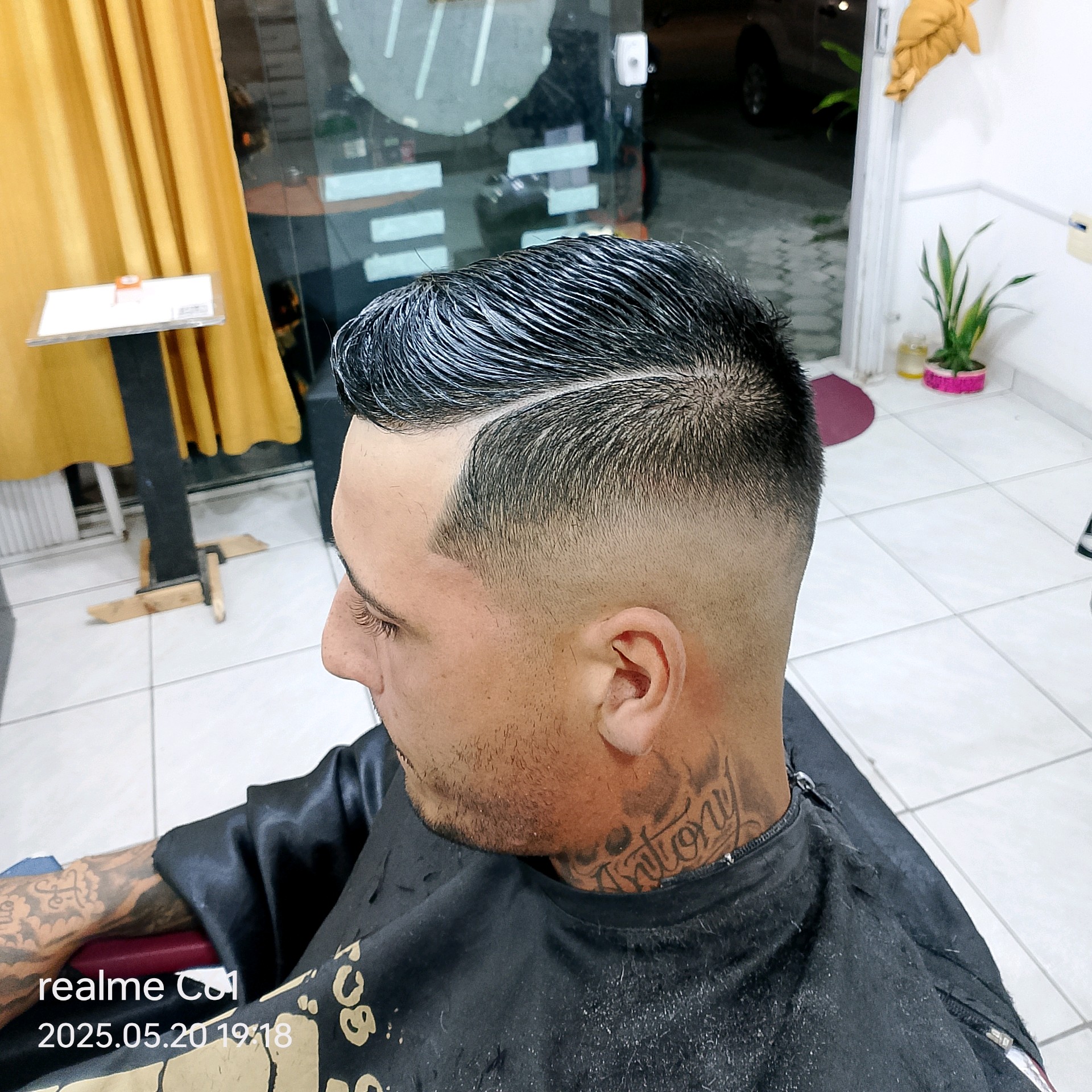 Corte Tesoura/Degradê+Sobrancelha