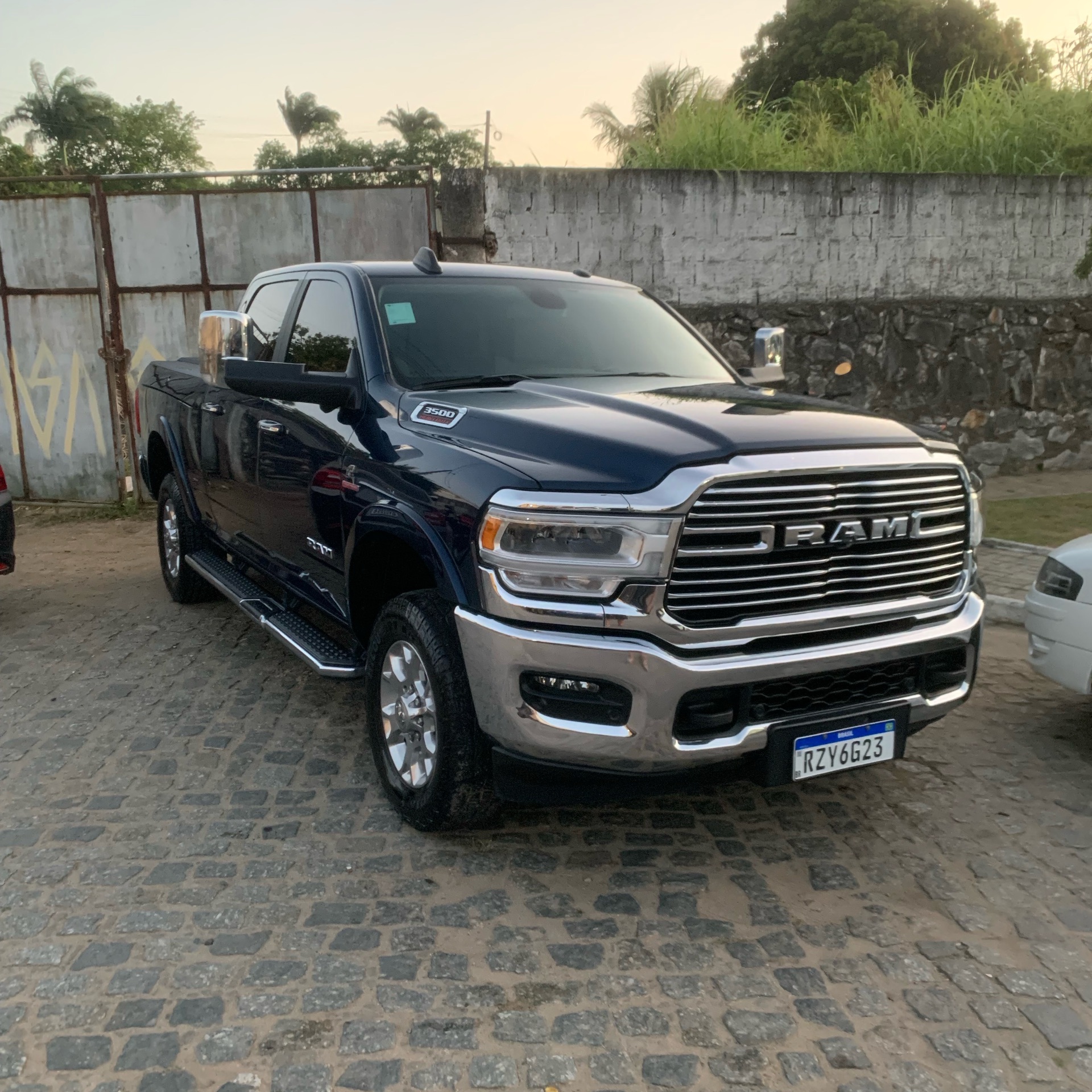 Lavagem manutenção CAMINHONETES