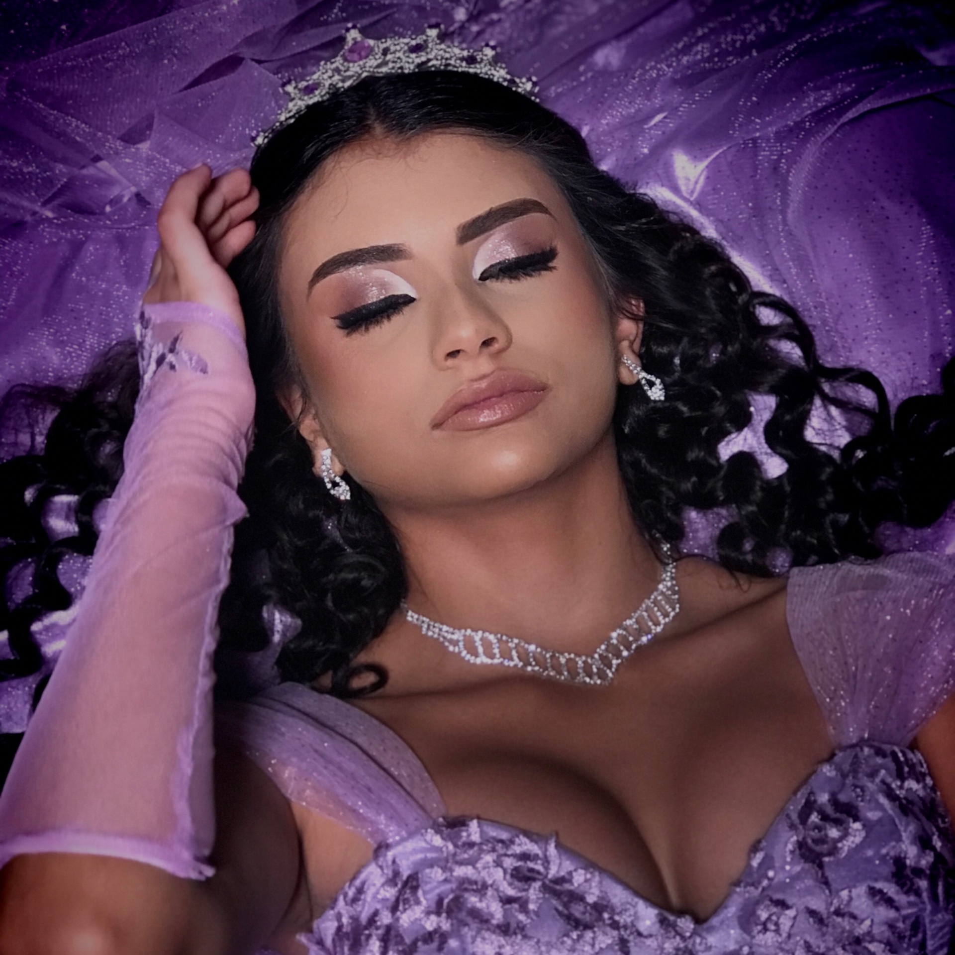 MAQUIAGEM IMPERMEÁVEL DEBUTANTE E PENTEADO