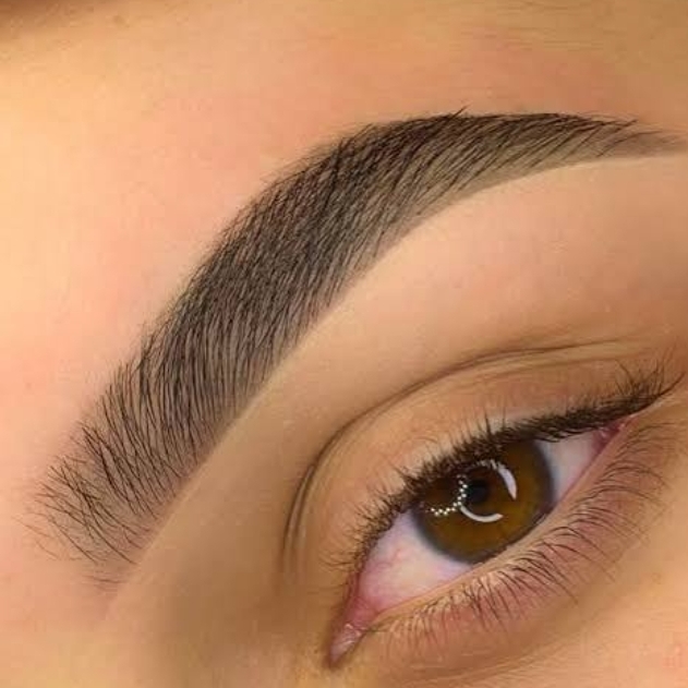 designer de sobrancelhas