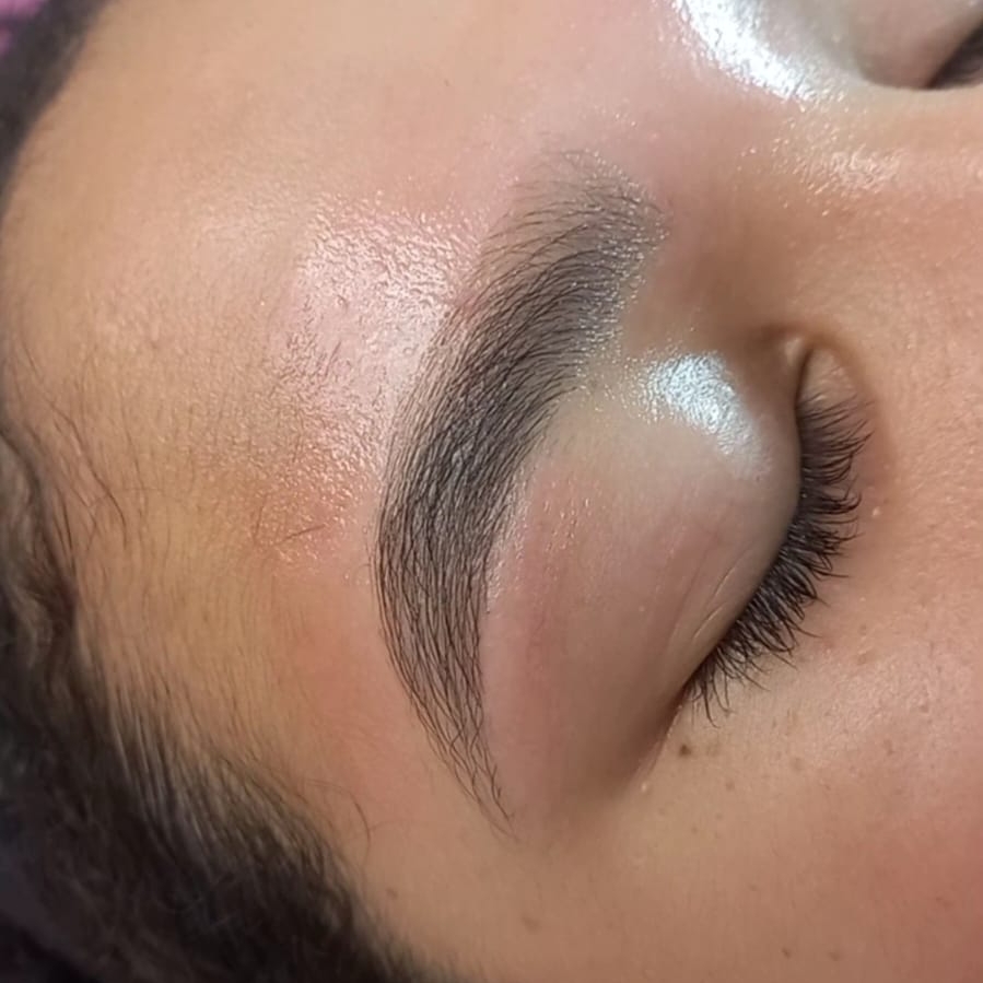 Design personalizado de Sobrancelhas sem henna