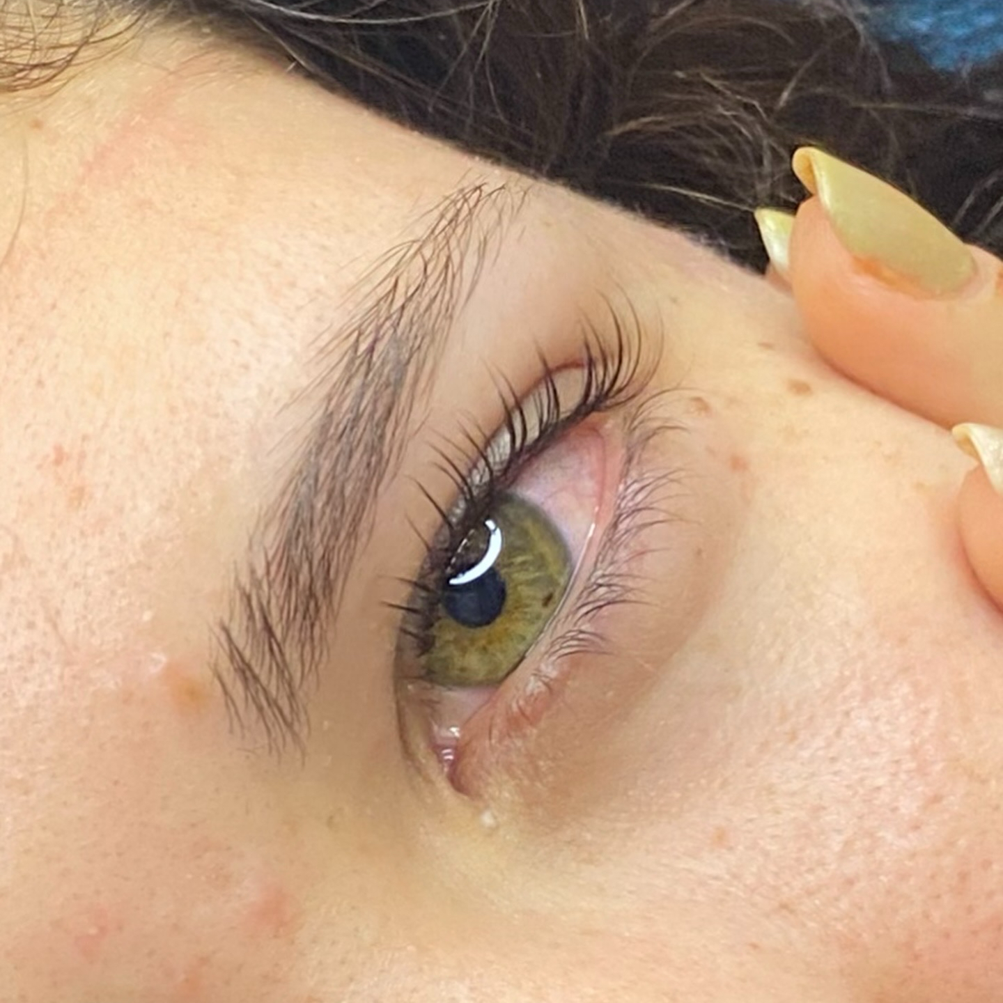 Lash lifting