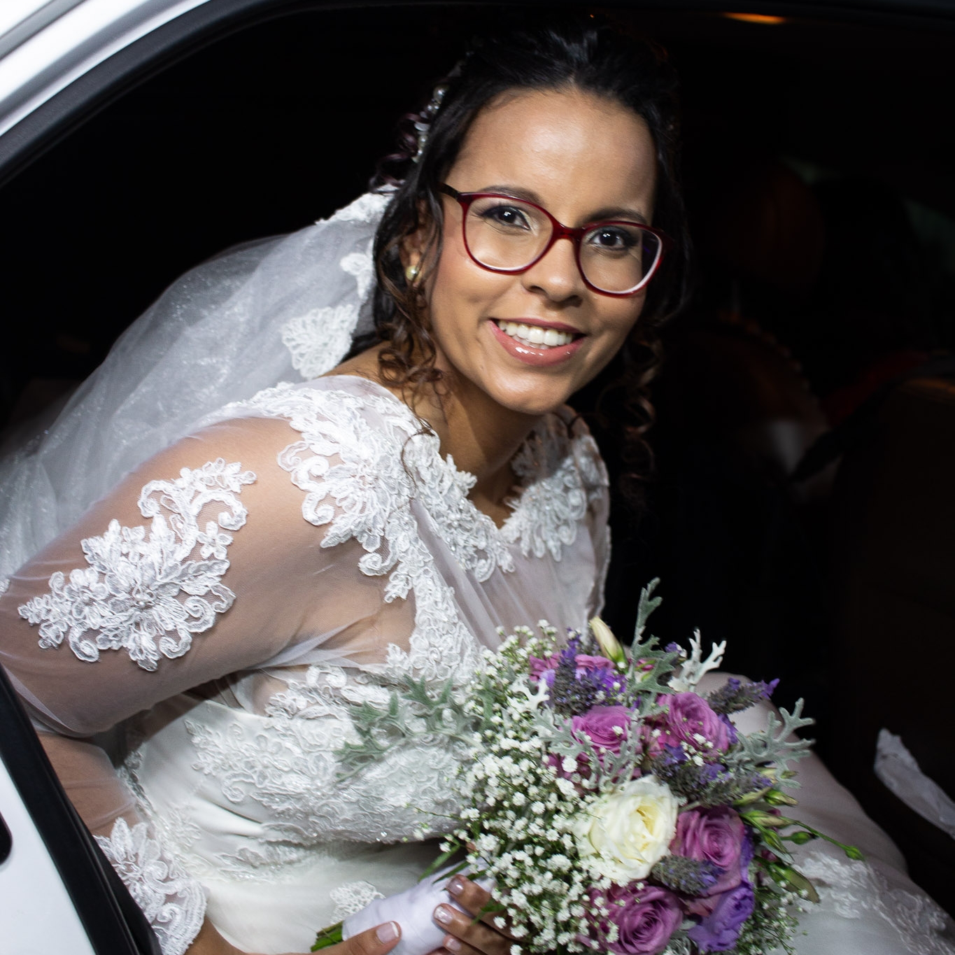 Cobertura Fotográfica Casamento Luxo (pacote Completo) inclui: Ensaio Pré Wendding / Cobertura Fotográfica na Cerimônia / Cobertura fotográfica na Recepção / Manking Off da Noiva / Vídeo Maker + vídeos Editados / RealTime / Story Maker / Vídeo Momento