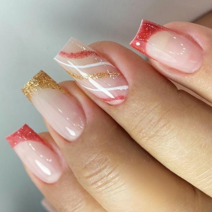 Decoração a parte (cada unha, traços ou Francesa).