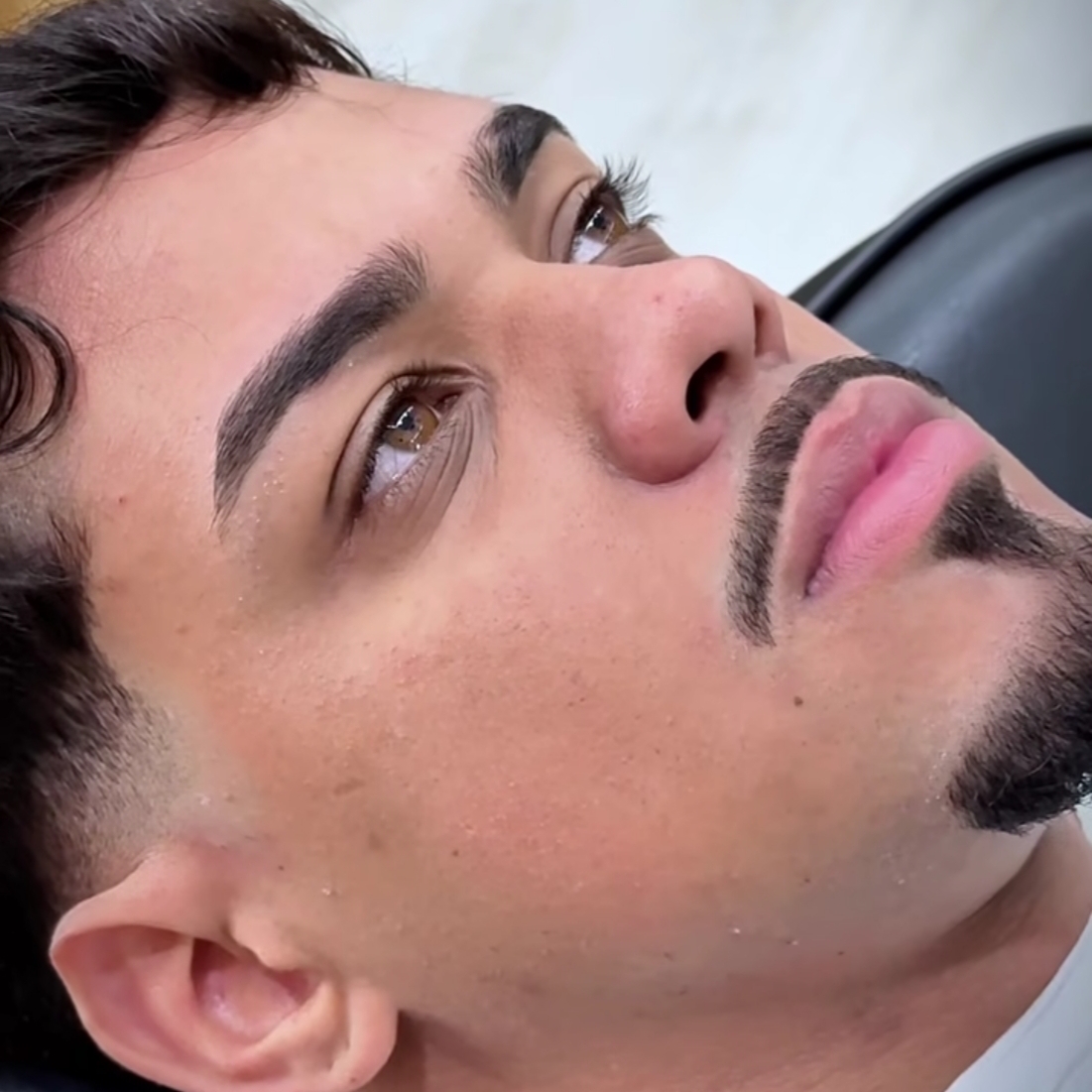 Pezinho\sobrancelha\cavanhaque