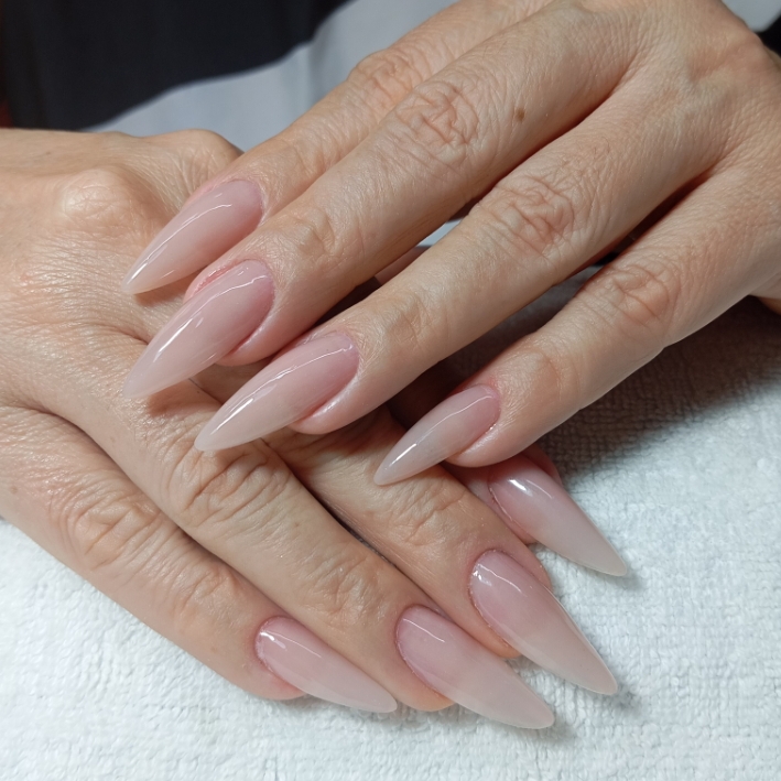 Unha gel longa