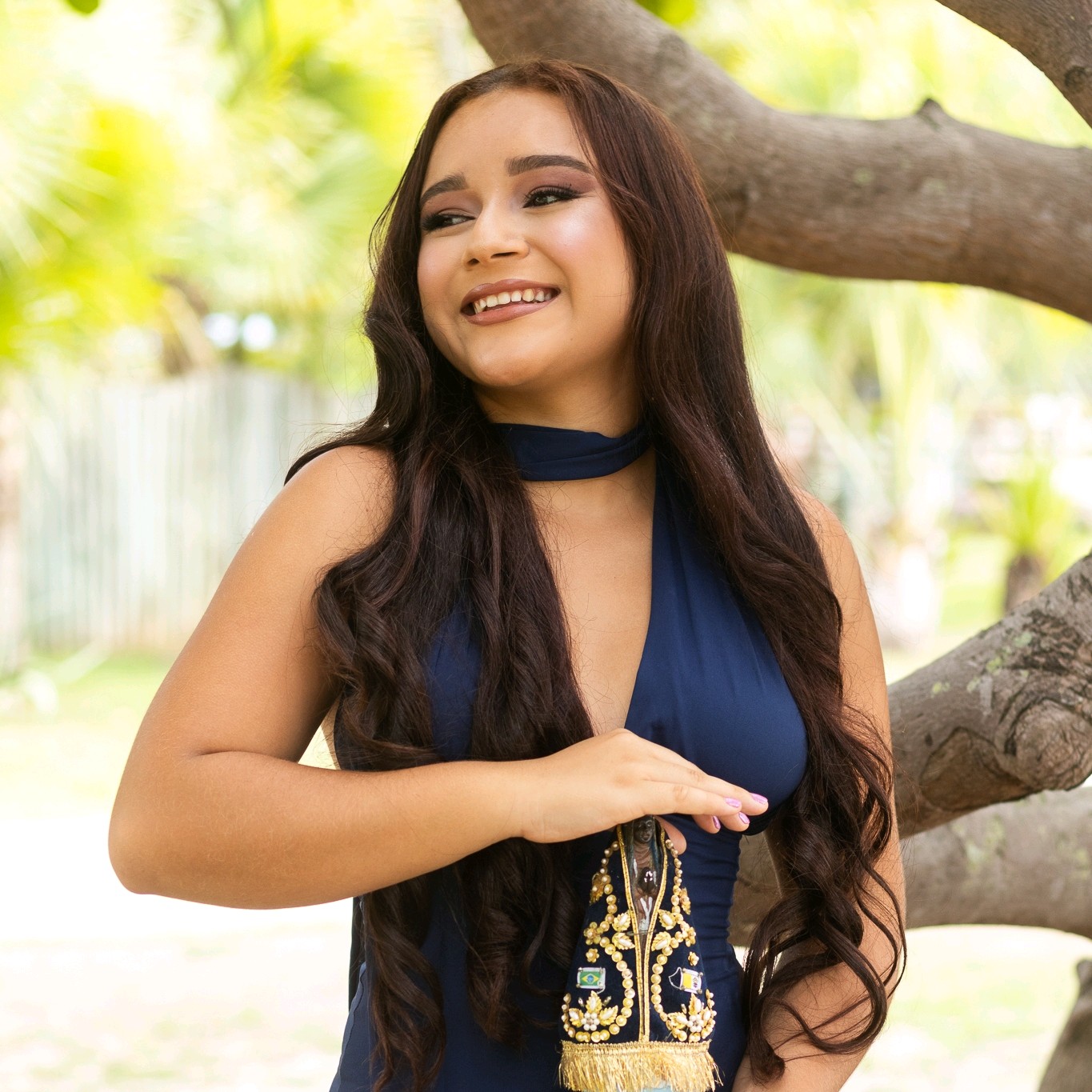 Ensaio Externo Debutante pacote com 20 fotos digitais enviadas via link em alta resolução  + produção de Make inclusa  + 1 Vídeomaker Incluso