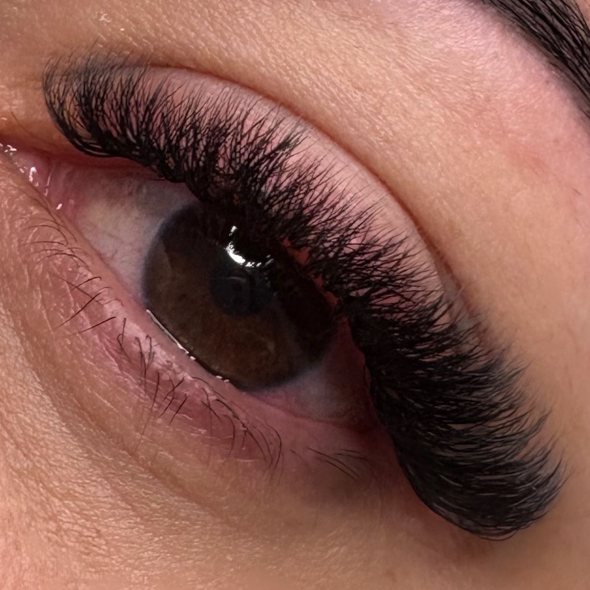 Manutenção extensão de cílios volume Glow +25 dias