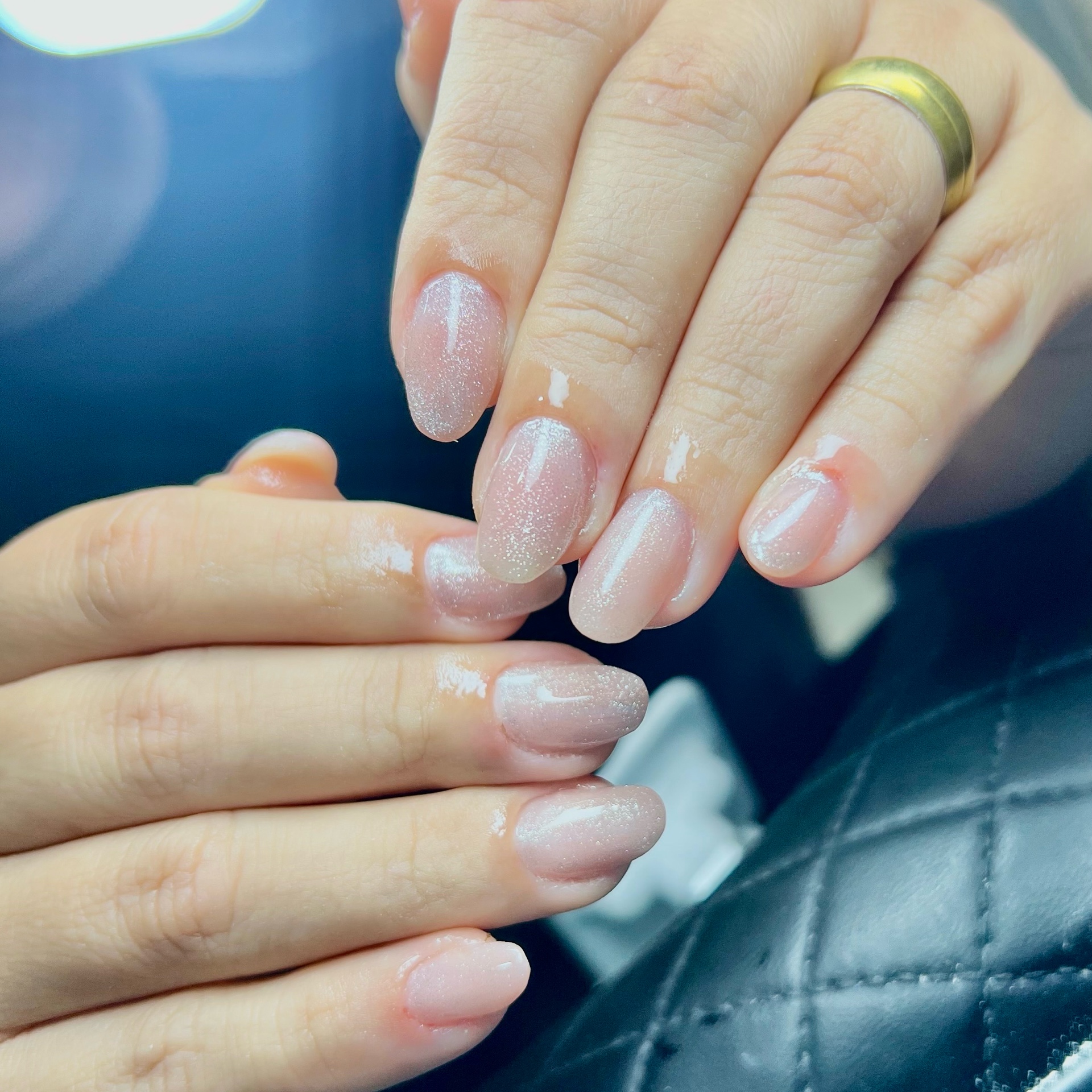 pé e mão esmaltação em gel em  unhas naturais